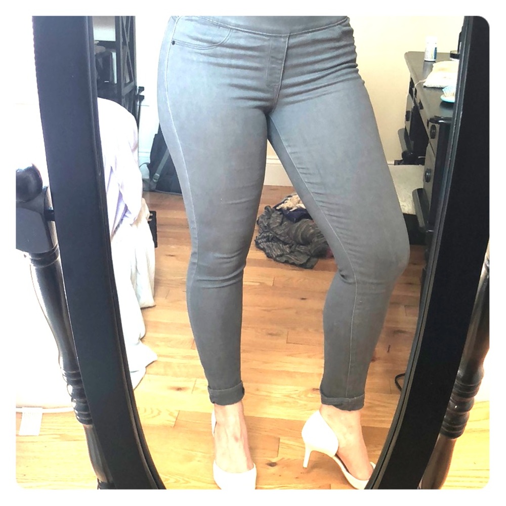 🙌🏻SALE🙌🏻 Grey jeggings